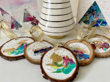 Textured Cheer Ornament No. 9